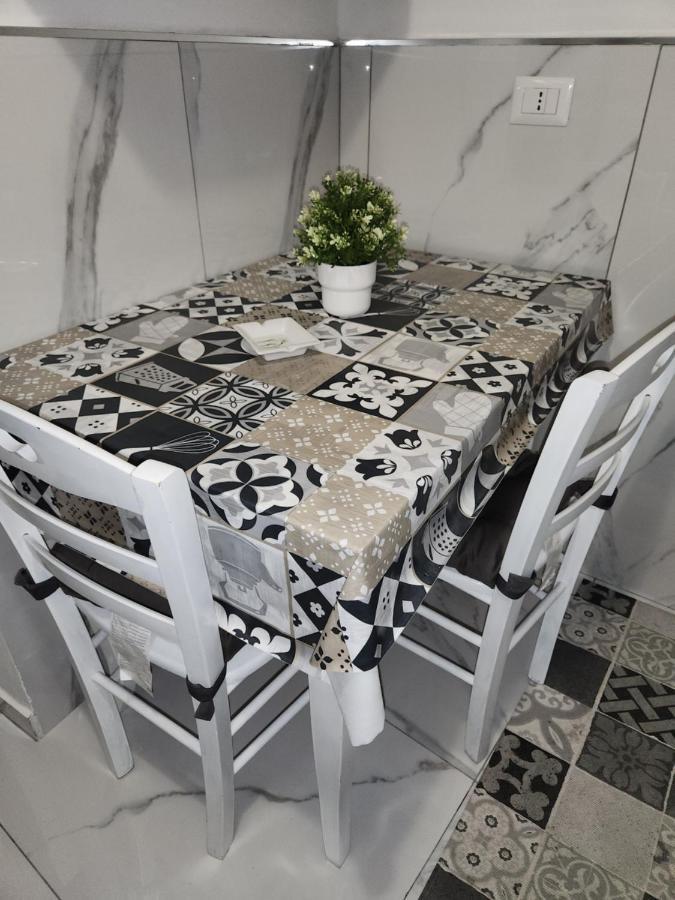 Suite San Gennaro เนเปิลส์ ภายนอก รูปภาพ