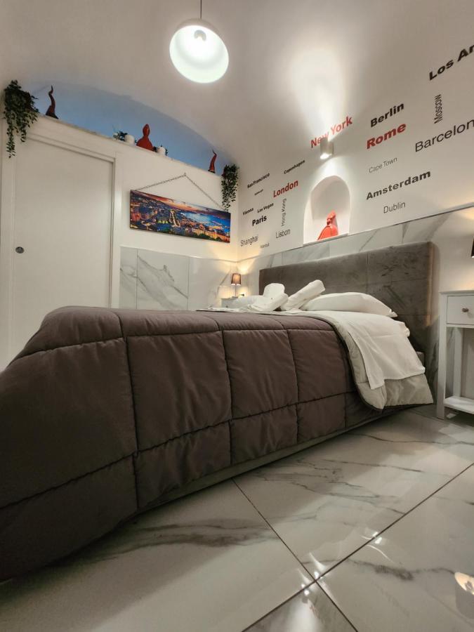 Suite San Gennaro เนเปิลส์ ภายนอก รูปภาพ