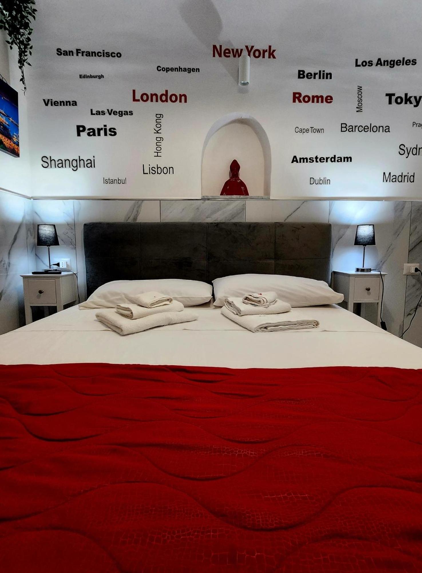 Suite San Gennaro เนเปิลส์ ภายนอก รูปภาพ